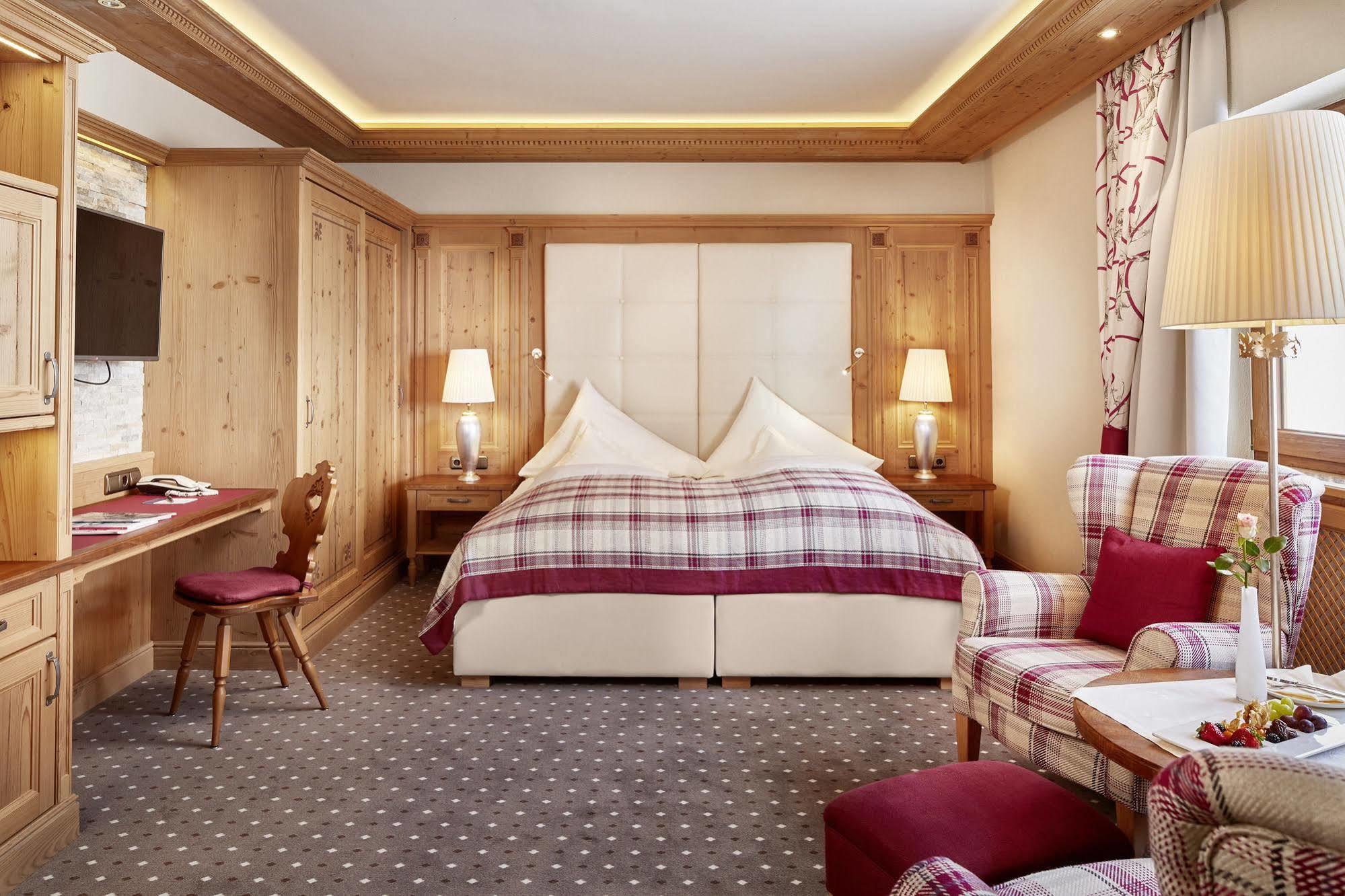 Hotel Singer - Relais & Chateaux Berwang Bagian luar foto